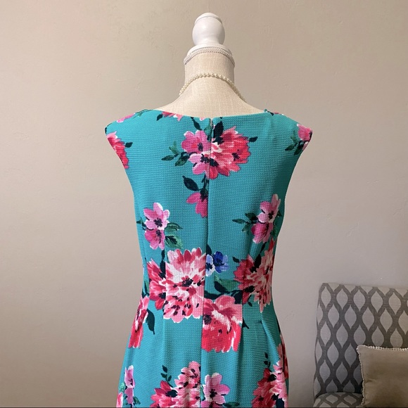 Knee length floral teal + pink fit and flare feminine dress by Jessica Howard - Picture 3 of 6